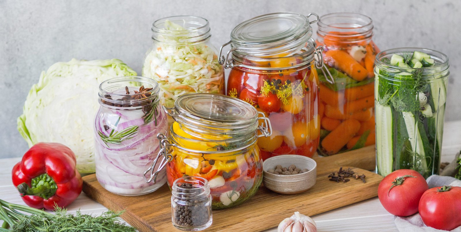 Gurken und Tomaten haltbar machen